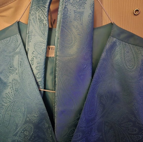 Vesuvio Napoli in Italy Large Aqua Blue Paisley Vest and Tie - Picture 3 of 3